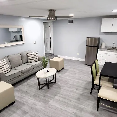 Cheerful Super Suite + 2 Queen + Sofa Bed Minutes From The Airport! Tampa Exterior photo