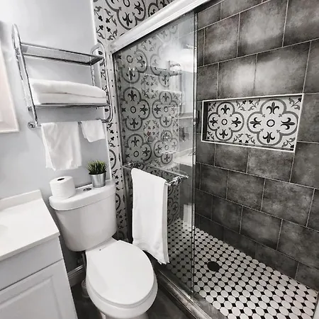 Cheerful Super Suite + 2 Queen + Sofa Bed Minutes From The Airport! Tampa Exterior photo