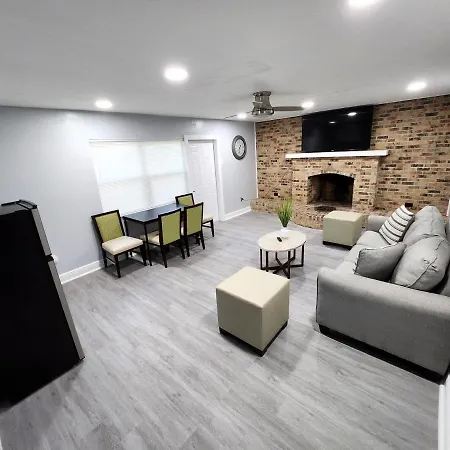 Cheerful Super Suite + 2 Queen + Sofa Bed Minutes From The Airport! Tampa Exterior photo