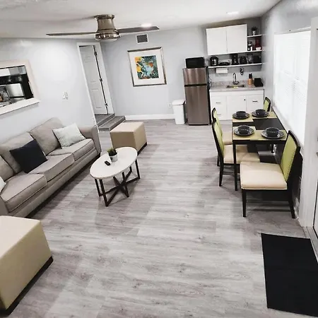 Cheerful Super Suite + 2 Queen + Sofa Bed Minutes From The Airport! Tampa Exterior photo